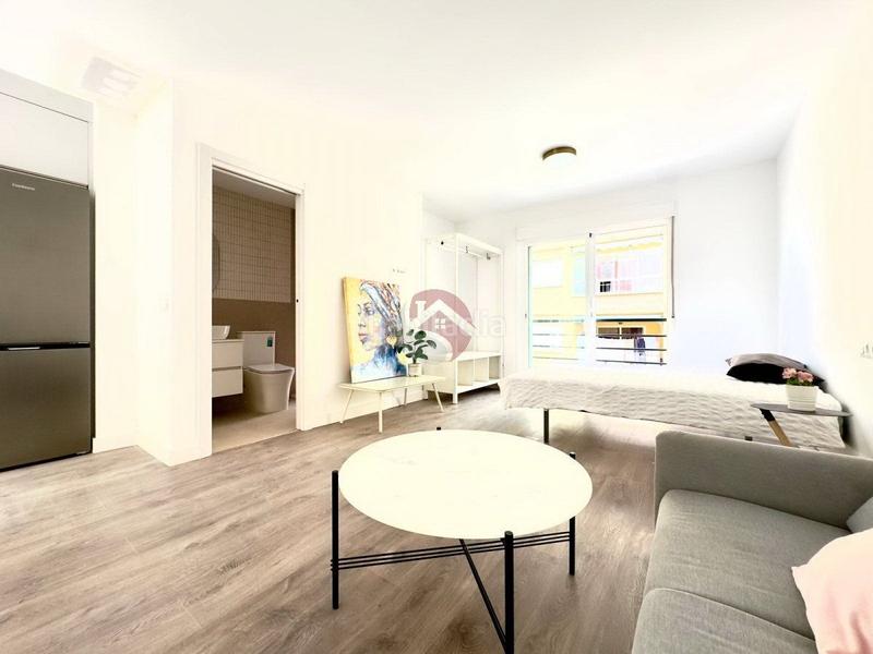 Foto c34a2cc7-0112-4043-9c89-fca3452a8bc3. Estudi a Los Castillejos - La Trinidad Málaga