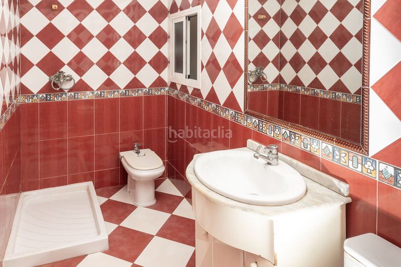 Foto 3f02134d-5e77-4225-8dd8-5fa8bff00230. Casa adosada casa mata zona eugenio gross en Los Castillejos - La Trinidad Málaga