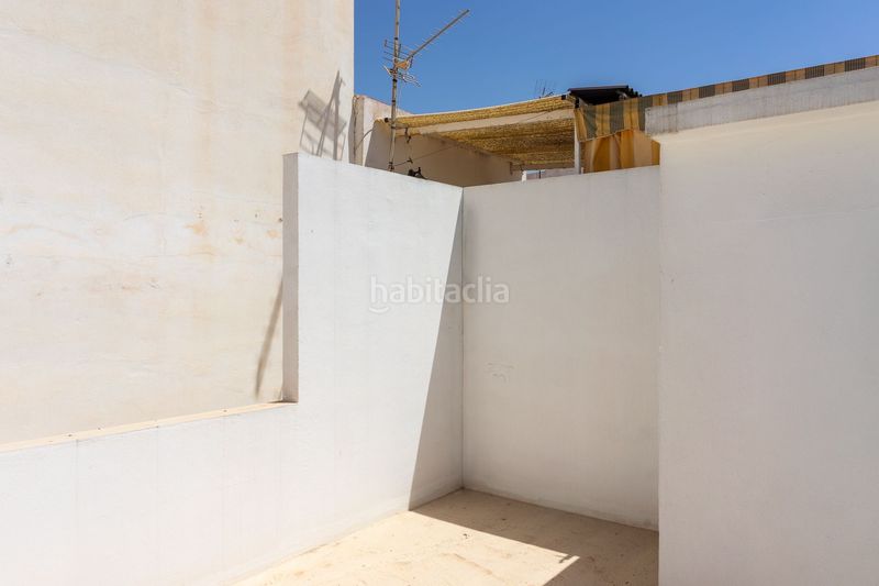 Foto e43eb70c-0e2f-40ef-be6d-9996742a5c8b. Casa adosada casa mata zona eugenio gross en Los Castillejos - La Trinidad Málaga