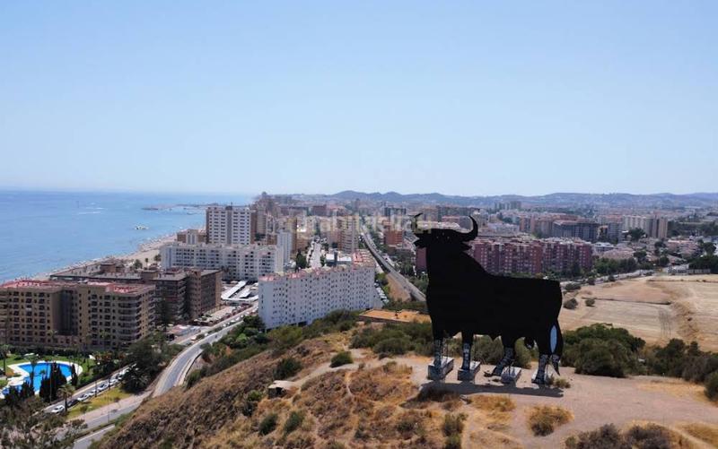 Foto 821b73e0-25cf-4bd8-ab17-58d1b8ea65ad. Piso en Los Pacos Fuengirola