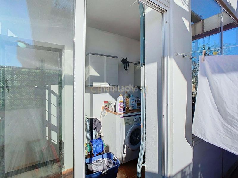 Foto 7ffca2c4-976f-48a0-b37d-6a52d388f836. Casa en av. marqués del duero en Cancelada Estepona