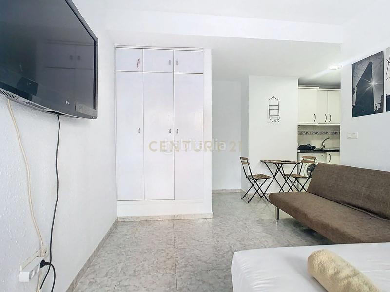 Foto 6b83fc7c-524c-4eff-80dc-661b3aad91c0. Estudi a c. luis vives a Solymar Benalmádena