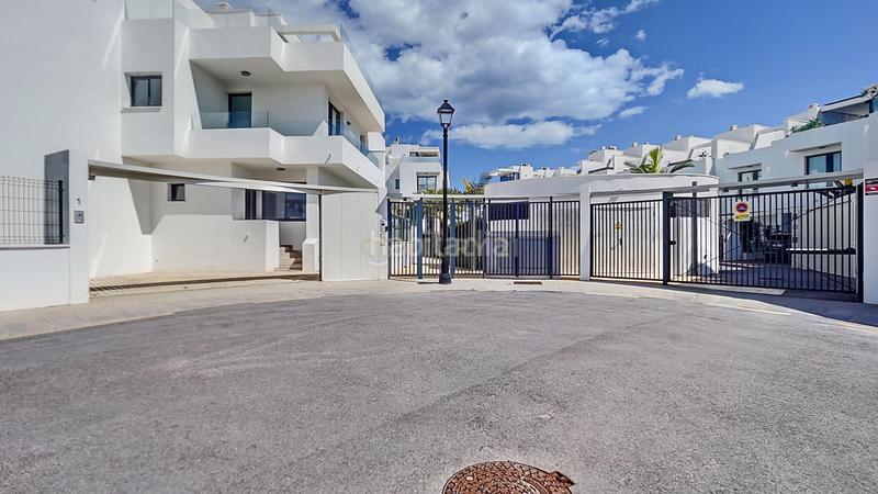 Foto b34ce8ec-f0d5-4a1b-97f3-6309273a7bc5. Semi detached house in encinas 7 in Castillo Sohail - Myramar Fuengirola