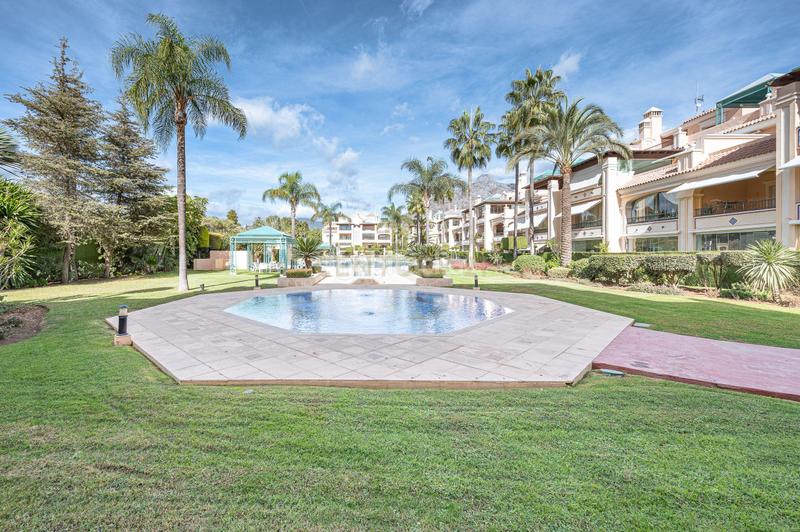 Foto c6a52796-aa55-4d55-8472-0d8ff75dc589. Lloguer apartament a urbanización lomas de sierra blanca a a Marbella