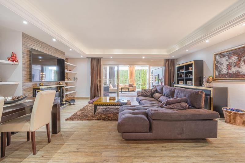 Foto 3bc8e7f2-4639-469b-9786-d754cb8ba141. Location appartement dans urbanización lomas de sierra blanca a dans Marbella