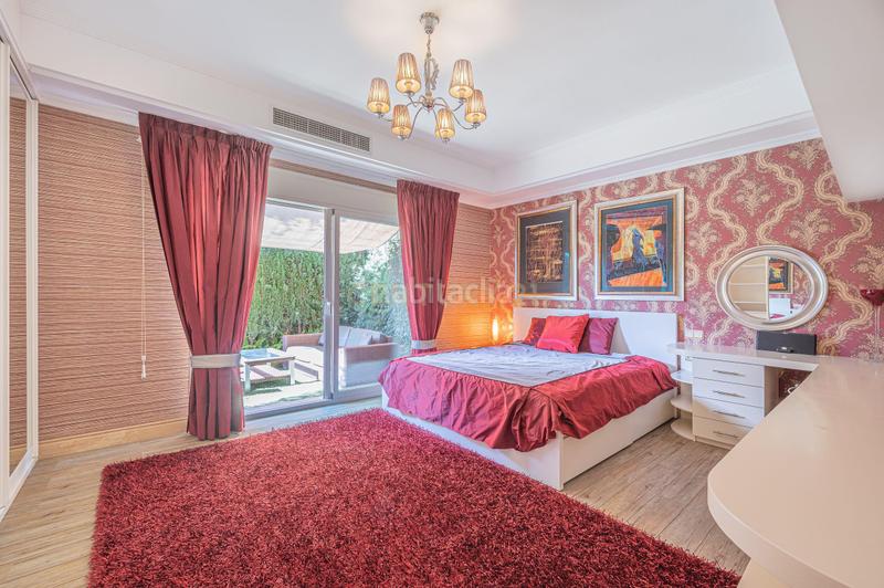 Foto 84e5cee3-b9a6-4dce-aff6-2a6f0016d9e9. Location appartement dans urbanización lomas de sierra blanca a dans Marbella