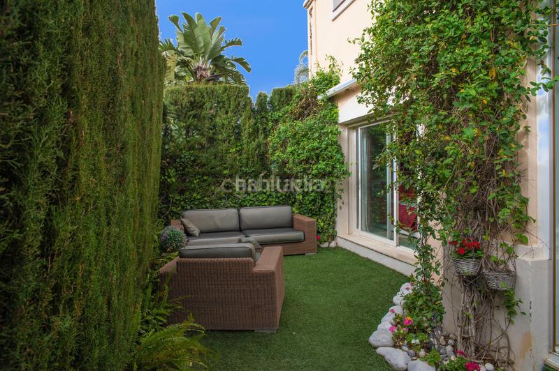 Foto c96ed8d7-6714-450b-a86b-a3d3f7eba3db. Location appartement dans urbanización lomas de sierra blanca a dans Marbella