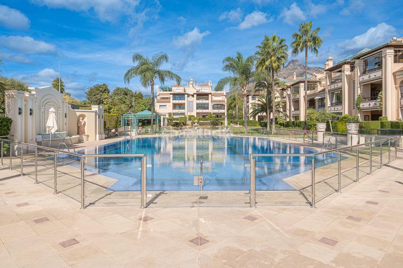 Foto 9061400b-f92a-48d2-be20-bb4766238ff5. Miete appartement in urbanización lomas de sierra blanca a in Marbella