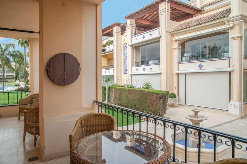 Foto e99a67b6-5edf-4eec-bb16-36d8cdf3d036. Rent apartment in urbanización lomas de sierra blanca a in Marbella