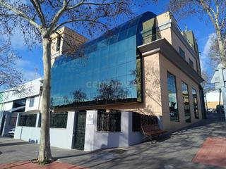 Location Bureau à Pedro serrano 12. Local en alquiler en poligono industrial de arroyo de la miel, m