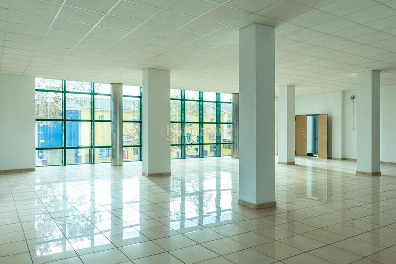 Foto 114014ed-6908-499c-aaa0-942ad9a98391. Location local commercial dans calle pedro serrano 12 dans Benalmádena