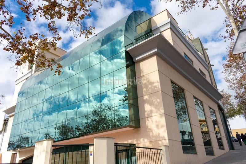 Foto f43b3c27-3ec1-42ae-adae-f8522ae74fe1. Location local commercial dans calle pedro serrano 12 dans Benalmádena