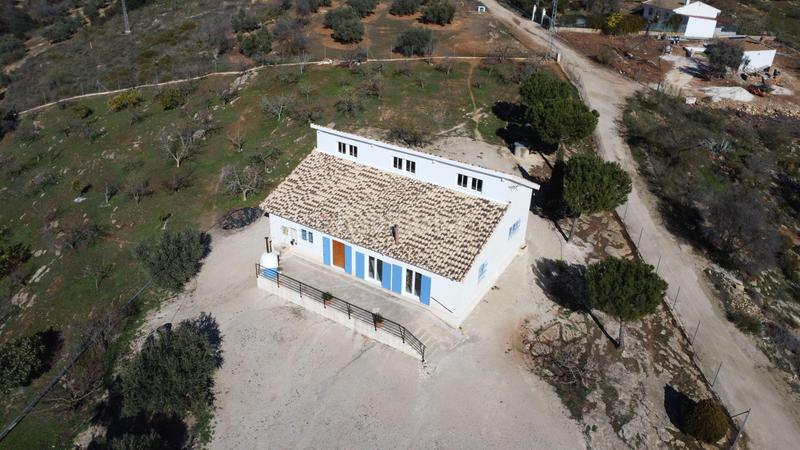 Foto d2b222f0-25ca-4c4a-95e3-9d3bddd87f9d. Casa in los arenales 25 in Loja