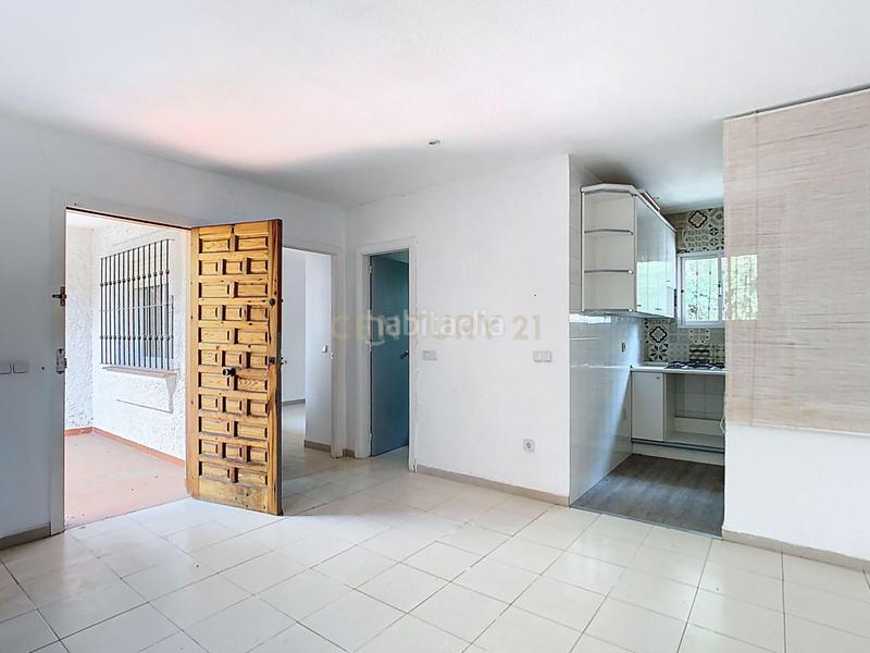 Foto b59f7ef7-5dc0-4406-8eef-ccf684b895b2. Piccolo appartamento in cr castell (carril) 24malaga (Málaga) in Málaga