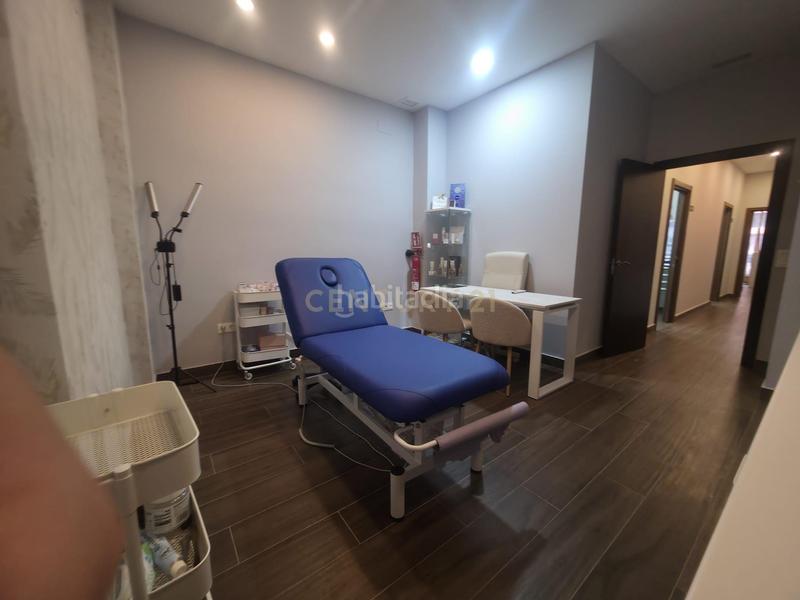 Foto 018460fc-9534-44a0-9199-ac2005acc098. Lloguer local comercial a calle camilo josé cela a Fuengirola