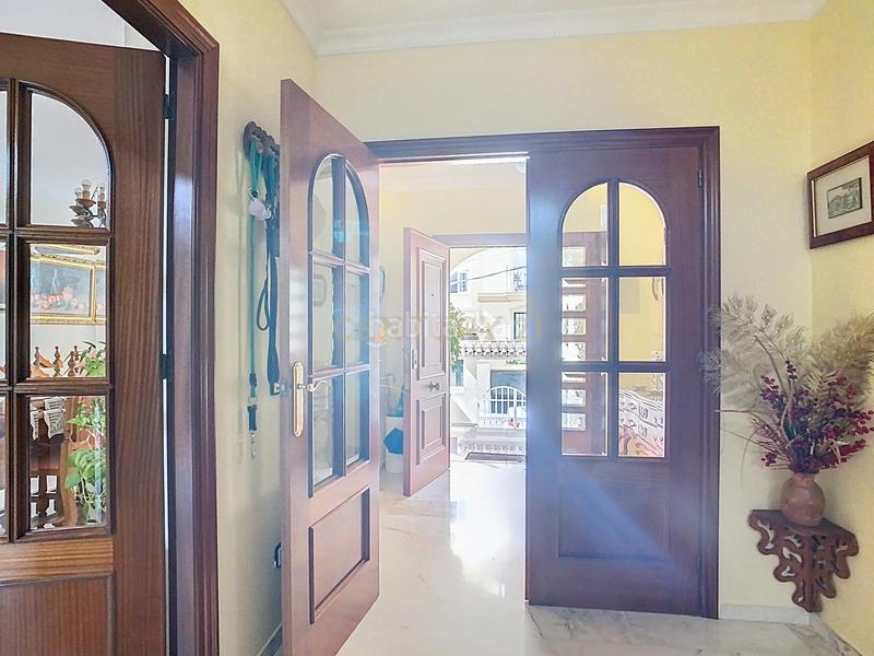 Foto 4243c19f-c428-46b2-9373-9bc3f4cca946. Casa a calle limonero a Arroyo de la Miel Benalmádena