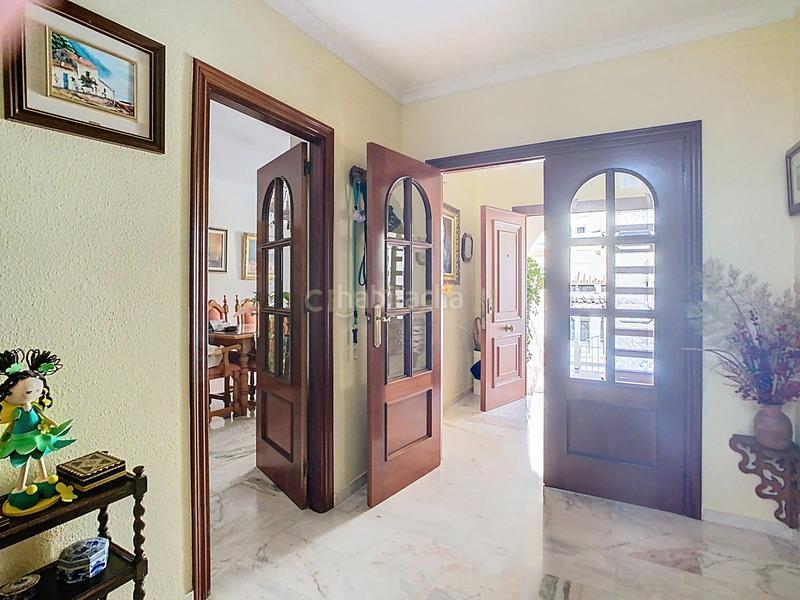 Foto 792234bc-8da9-42ba-bb70-b7a7f36cc052. Casa a calle limonero a Arroyo de la Miel Benalmádena