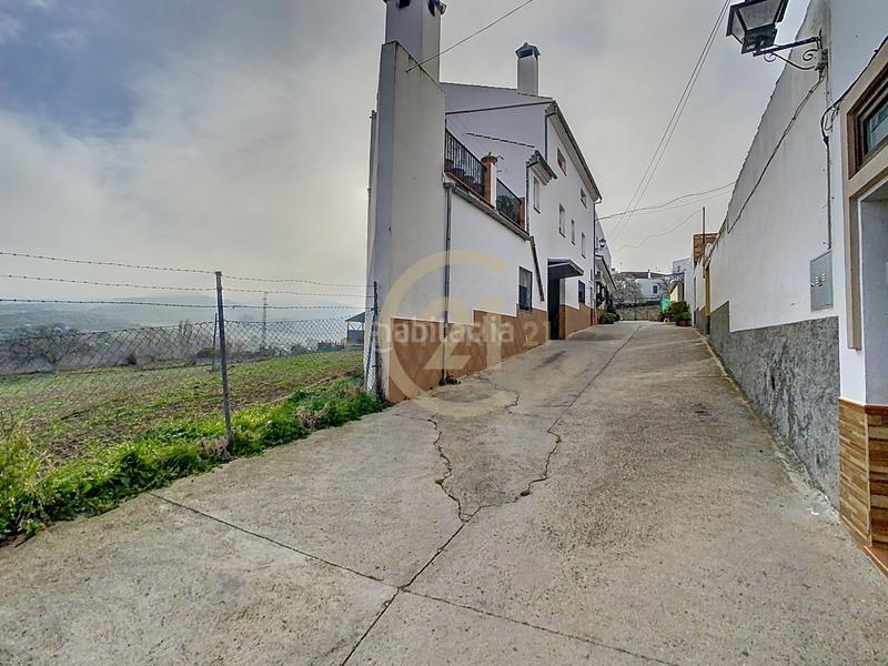 Foto 2362553b-fa2b-4340-aa26-78d22bb924e5. Maison dans fuente nueva 28 dans Burgo (El)