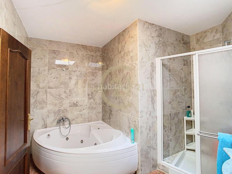 Foto 687a0baa-2fc3-4736-bd77-2ebf763777f2. Maison dans fuente nueva 28 dans Burgo (El)