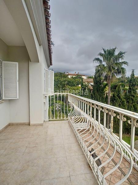 Foto 2932ec4c-c439-43d0-a1fb-9d0b820d0f67. Chalet dans avenida del cantábrico 9 dans Arroyo de la Miel Benalmádena