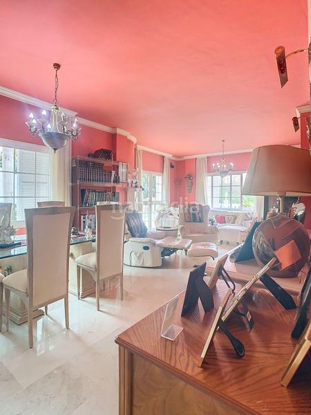 Foto 60e40846-98ff-4801-b450-cb3ef0b607b0. Chalet dans avenida del cantábrico 9 dans Arroyo de la Miel Benalmádena