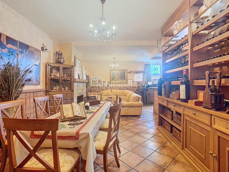 Foto 8ee739e0-7ad4-467f-8086-efff2fe61c8a. Chalet dans avenida del cantábrico 9 dans Arroyo de la Miel Benalmádena