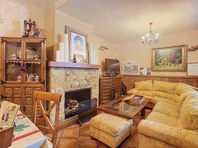 Foto e35af90a-9e97-4f5c-bbcd-16ef1d018e86. Chalet dans avenida del cantábrico 9 dans Arroyo de la Miel Benalmádena