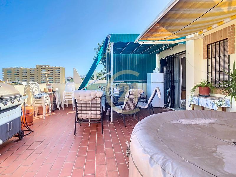 Foto 47915b54-bd8d-4231-a9e9-89c1d40e1fc6. Semi detached house in av. carlota alessandri in Montemar Torremolinos