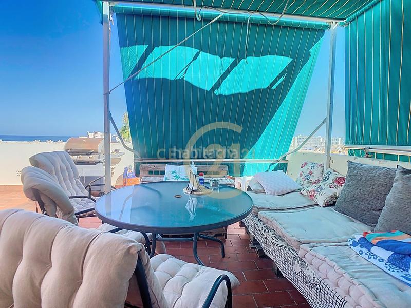 Foto 5c165e59-3b95-4d28-b435-11600b85e014. Semi detached house in av. carlota alessandri in Montemar Torremolinos