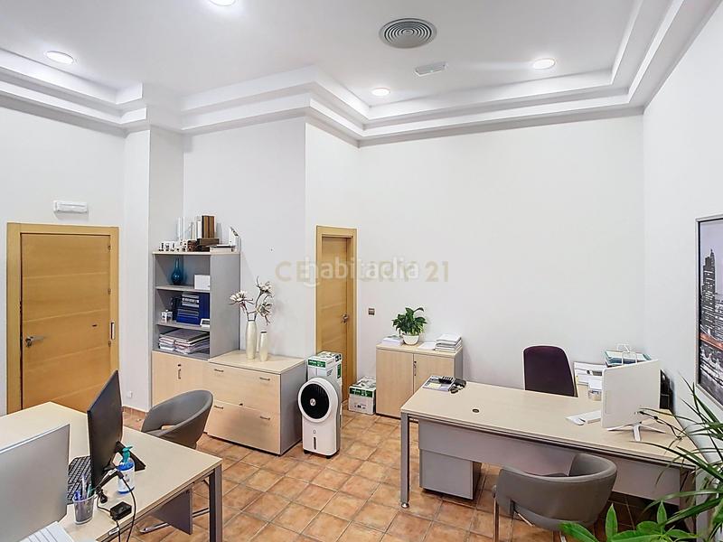 Foto 3dd79355-1d73-4bbd-a160-d8cb6474f819. Location local commercial dans avenida inmaculada concepción dans Benalmádena