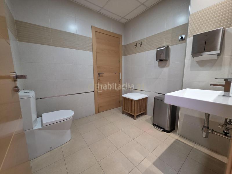 Foto 80c66a9a-9e79-4040-b07d-45d03126c486. Location local commercial dans avenida inmaculada concepción dans Benalmádena