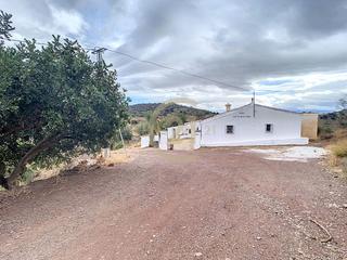 Haus  Poligono, paraje de castillejo 32. Oportunidad única propiedad rústica con amplio terreno en un ent