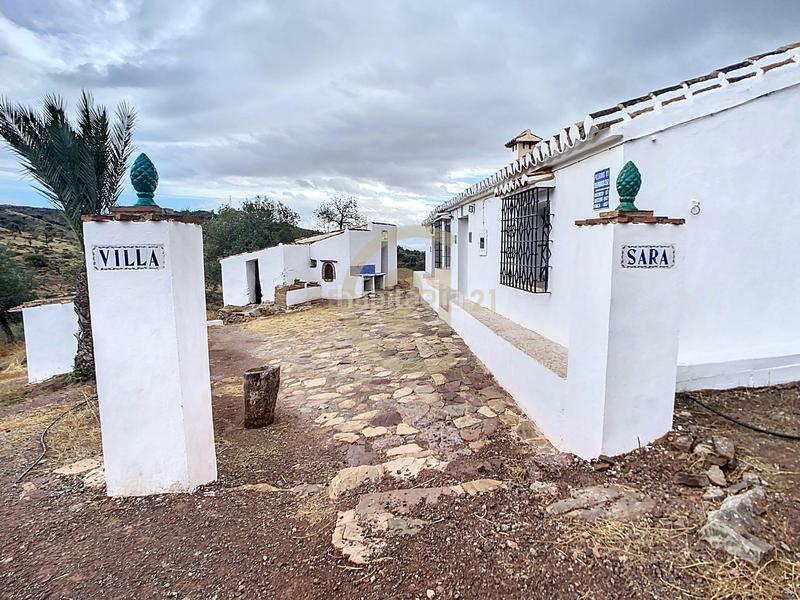 Foto 79481aeb-d2dc-415a-b4a8-90ea3172075c. Casa in poligono in El Cortijuelo Málaga