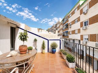 Casa a Cl velarde 43 benalmadena (málaga). Casa mata de 3 dormitorios con amplia terraza en el centro de ar