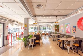 Traspàs Local Comercial a Plaza de las alpujarras, torremolinos, spain. Traspaso cafetería panadería con obrador y gran terraza  centro