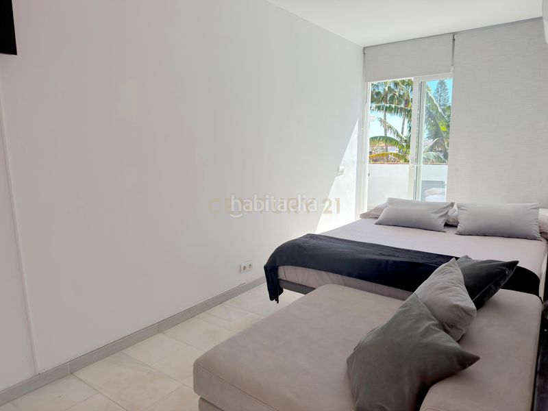 Foto 37556798-3399-43a1-8178-8f99c99766f6. Casa adossada amb piscina a Las Lomas de Río Verde Marbella