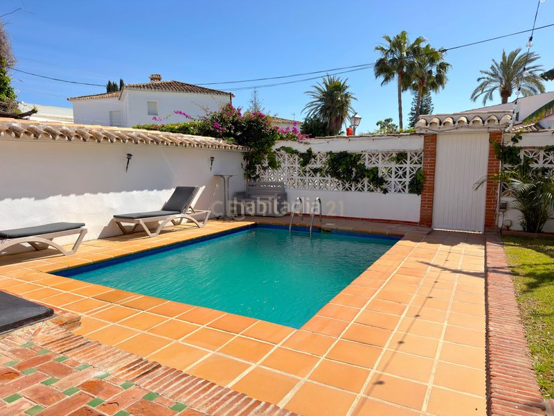 Foto 57b1b30b-703a-4ebe-b963-c6de6ec2d78c. Casa adossada amb piscina a Las Lomas de Río Verde Marbella
