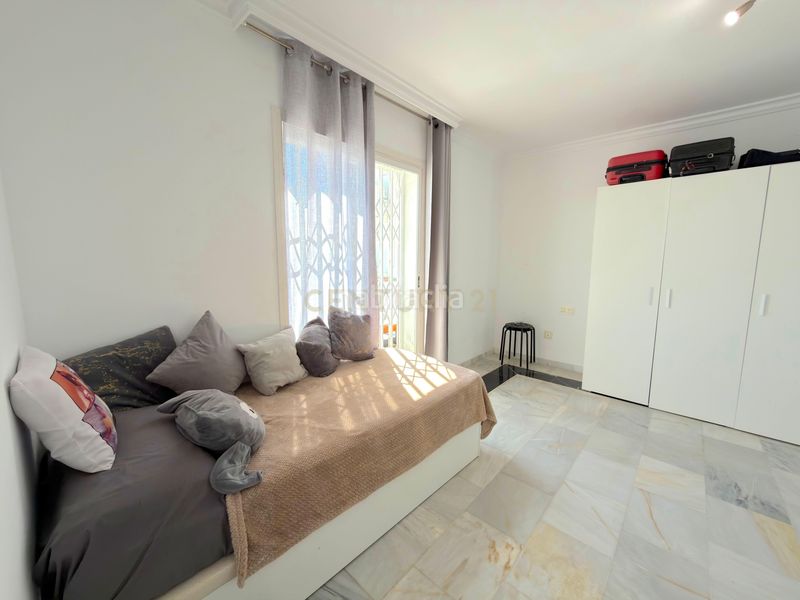 Foto 83131947-deef-4051-9be8-55f27b33bdc1. Casa adossada amb piscina a Las Lomas de Río Verde Marbella
