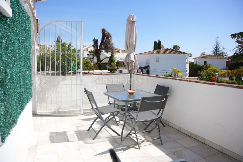 Foto 847c7152-9692-4a58-b84e-da36baa0b080. Casa adossada amb piscina a Las Lomas de Río Verde Marbella