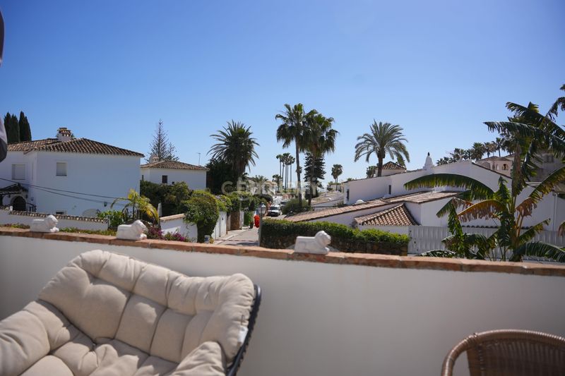 Foto 9161c800-291b-4d3d-910c-d176189c2276. Casa adossada amb piscina a Las Lomas de Río Verde Marbella