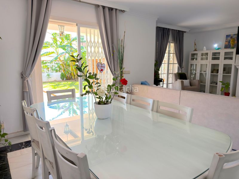 Foto a07710c3-e451-4220-9e89-0e0d62dad703. Casa adossada amb piscina a Las Lomas de Río Verde Marbella