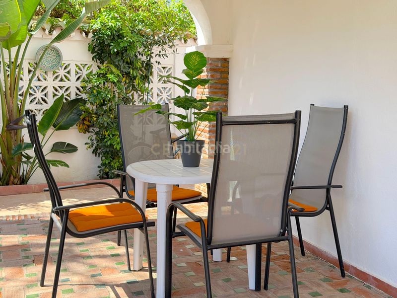 Foto e5379eb1-c00f-4bb9-86c2-58024b37a23a. Casa adossada amb piscina a Las Lomas de Río Verde Marbella