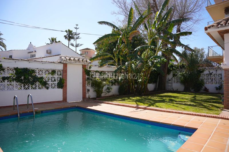 Foto f2521c80-9d35-4e31-bedb-480363fd9c98. Casa adossada amb piscina a Las Lomas de Río Verde Marbella