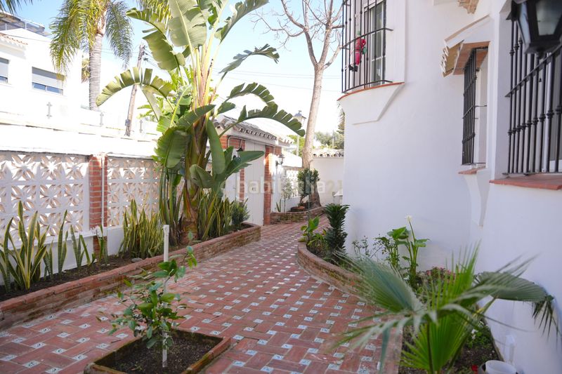 Foto fff1e92f-9a0c-4ec2-8a90-5d10190a992b. Casa adossada amb piscina a Las Lomas de Río Verde Marbella