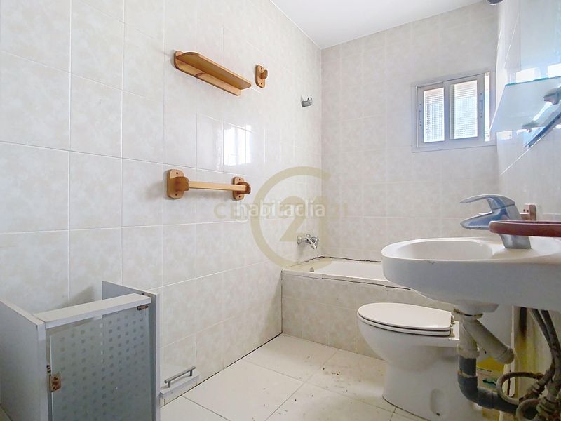 Foto 0b3ed585-1238-470f-a835-b2f6bae57218. Edificio in calle atrás in Álora