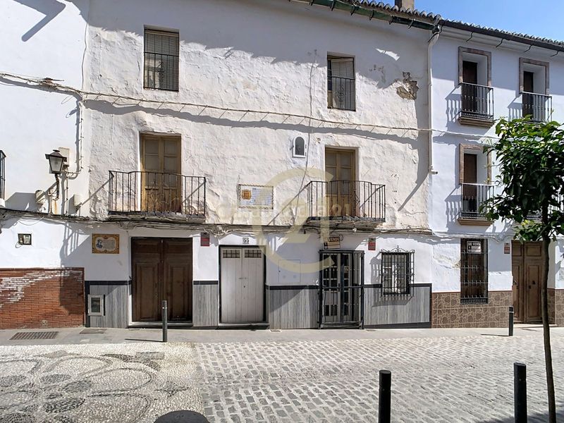 Foto 1be5dab5-e3e4-4f30-9ecd-604ffa201895. Edificio in calle atrás in Álora