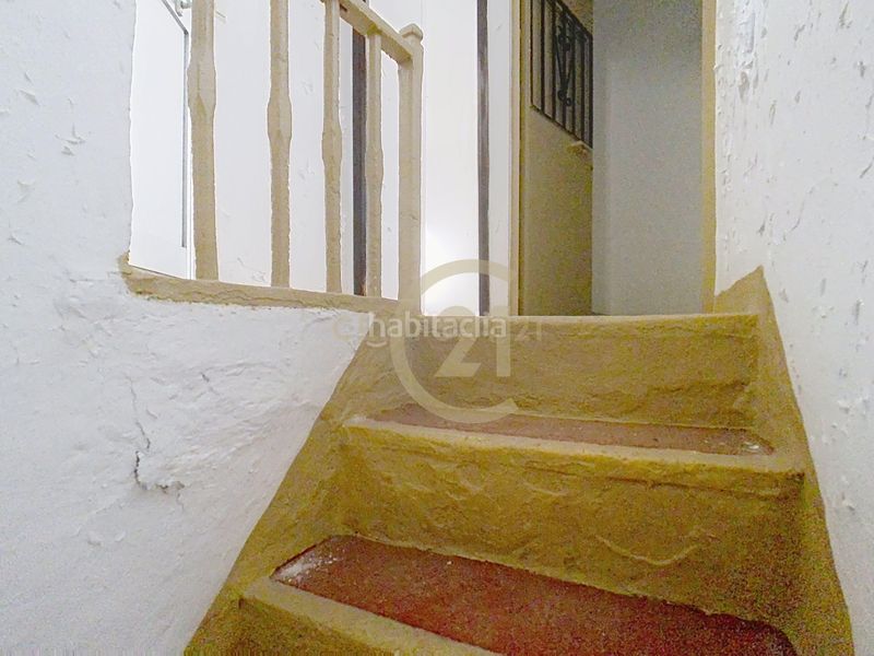 Foto de56b5b7-5d22-4b16-a058-08e2d211547a. Edificio in calle atrás in Álora