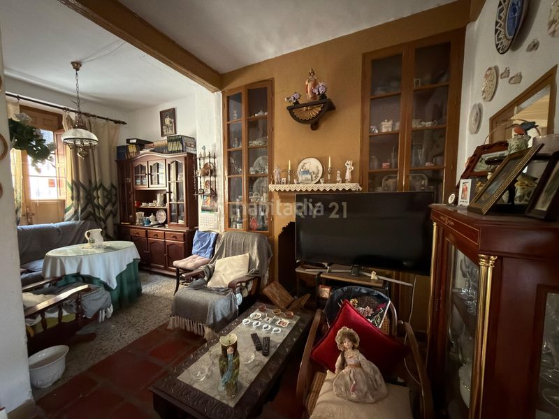 Foto 0696c662-12f4-4186-b5c4-d313b6245532. Edifici a c. atrás a Álora