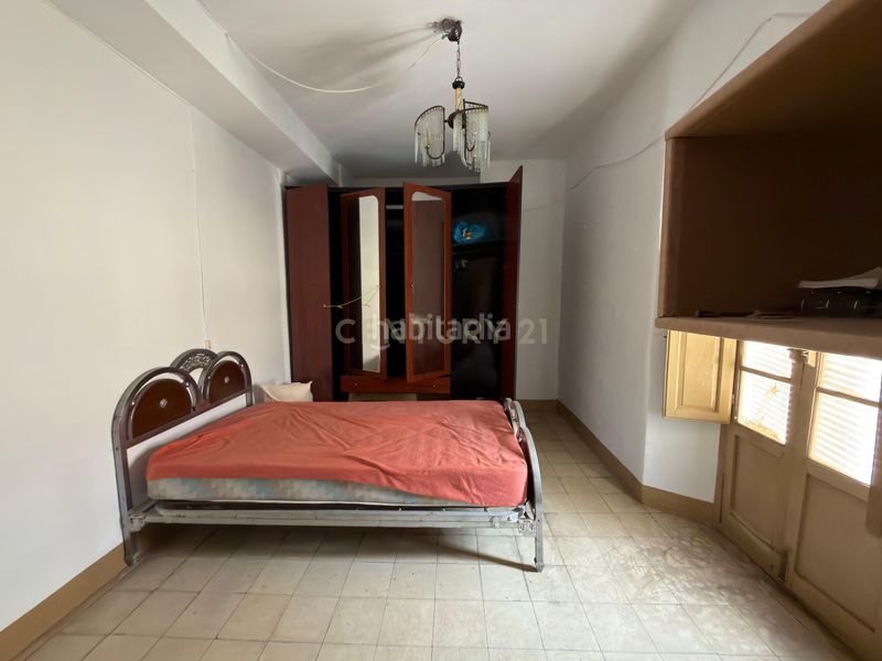 Foto 0cfb2ffd-2070-465e-ab46-07ac652851a6. Edifici a c. atrás a Álora