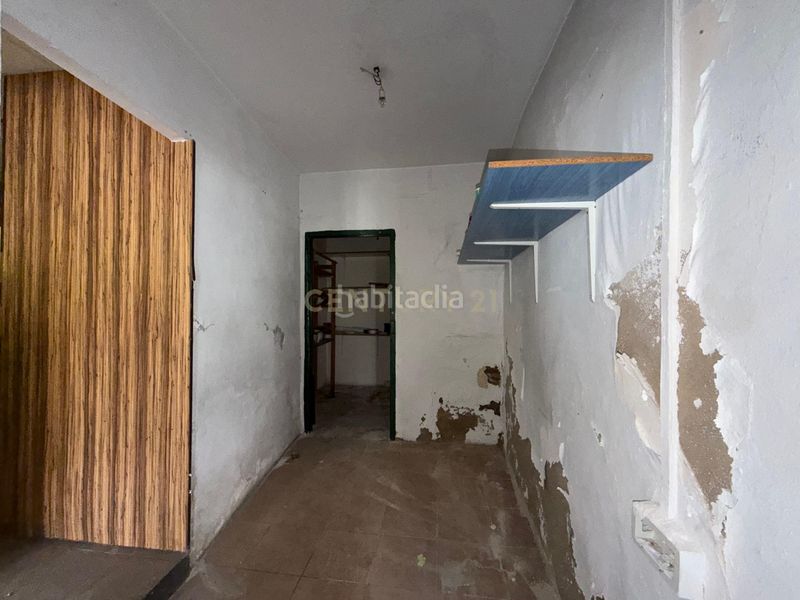 Foto 37a74a09-808a-42ec-9dc9-bd281246a5d9. Edifici a c. atrás a Álora